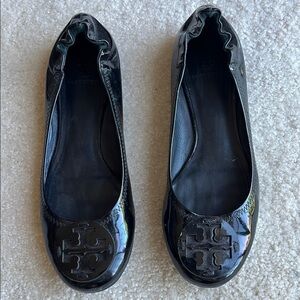 Tory Burch black patten leather flats. Women’s size 8.